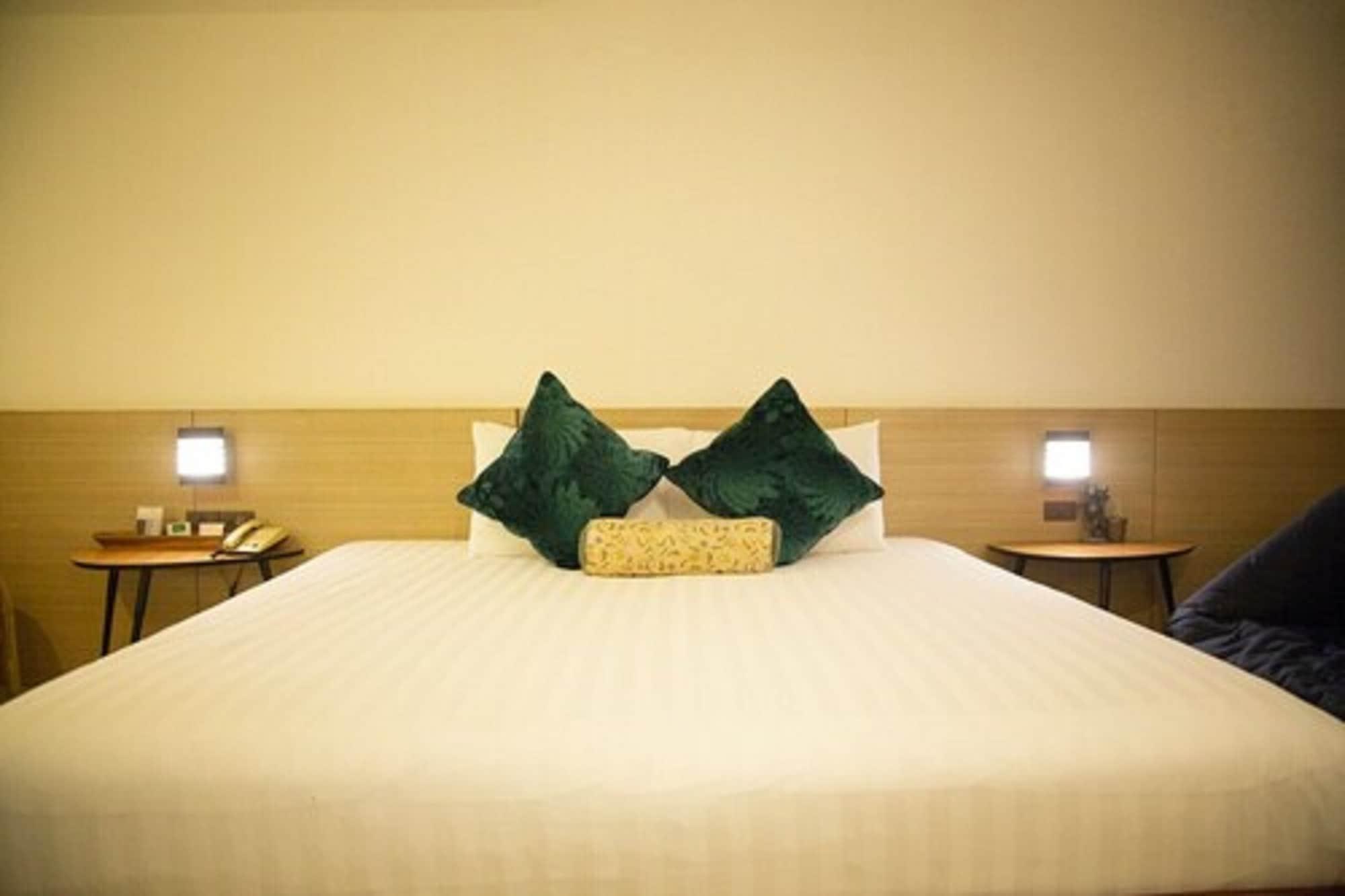 Baboona Beachfront Living Паттайя