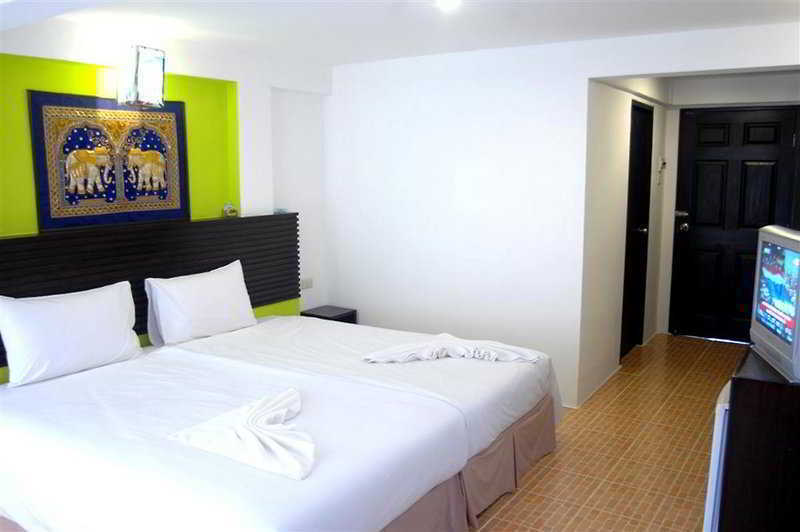 Baboona Beachfront Living Отель 3*