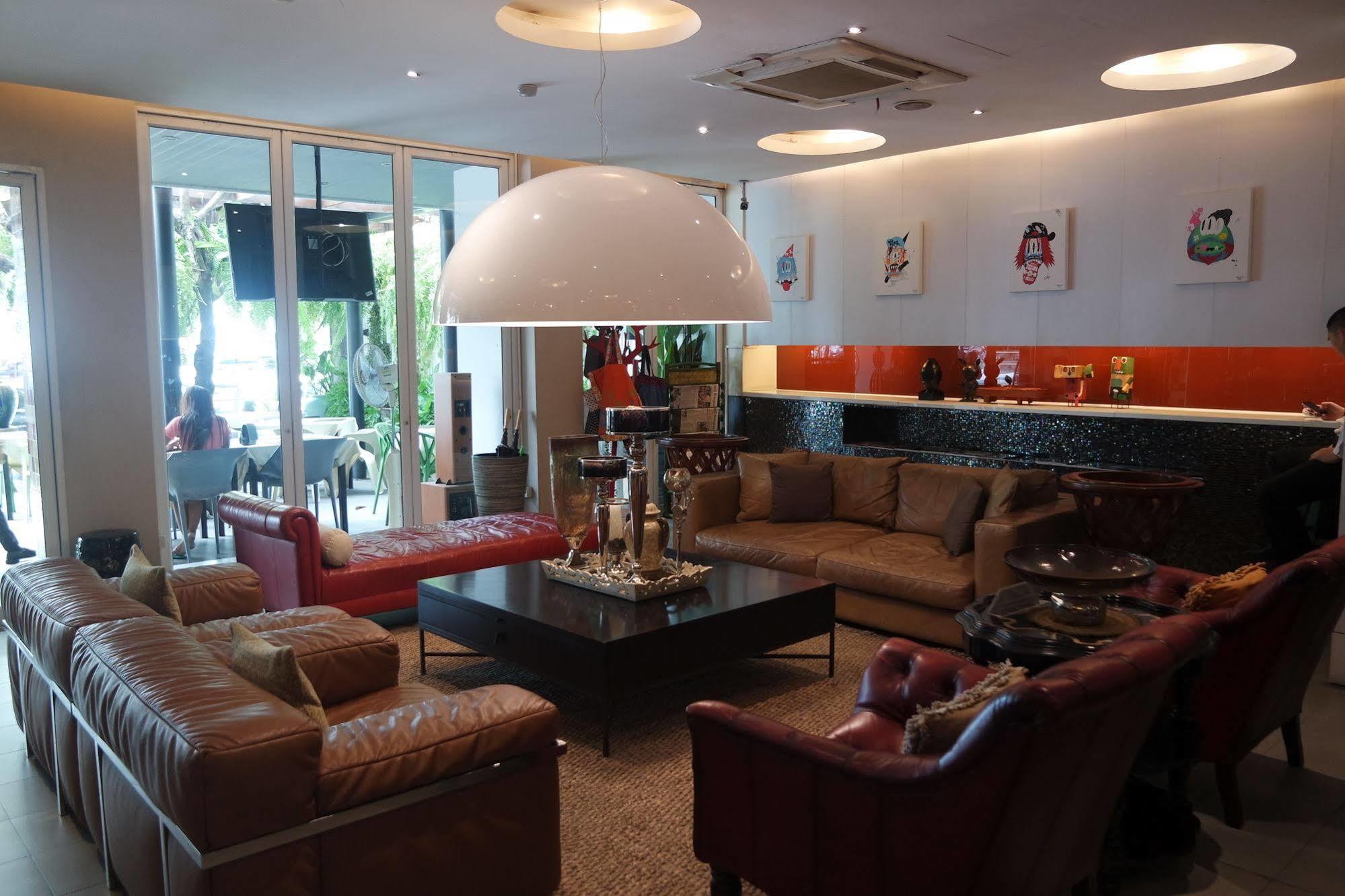 Отель Baboona Beachfront Living 3*
